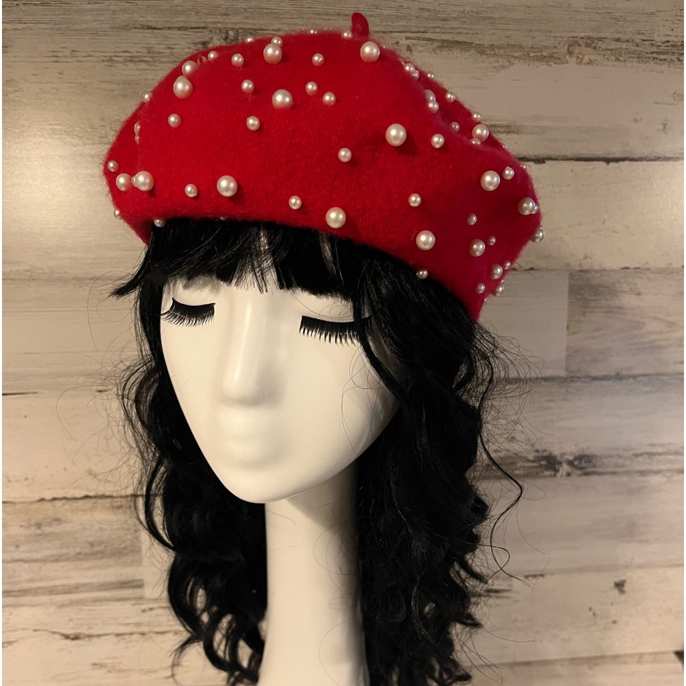 Women Red beret with pearls (100% acrylic)